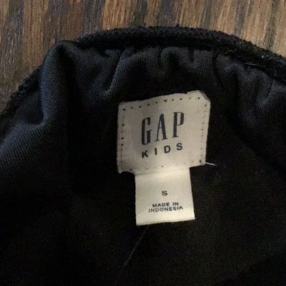 Gap Kids Girls Black Velour Jogger Style Jumpsuit.